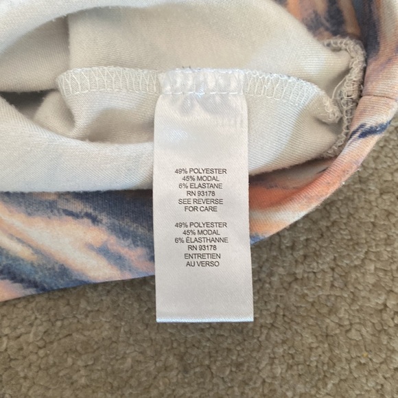 TEE Tahari Ombre Watercolor Stripe Cropped Short Sleeve Tee Shirt Womens Small - Picture 3 of 5